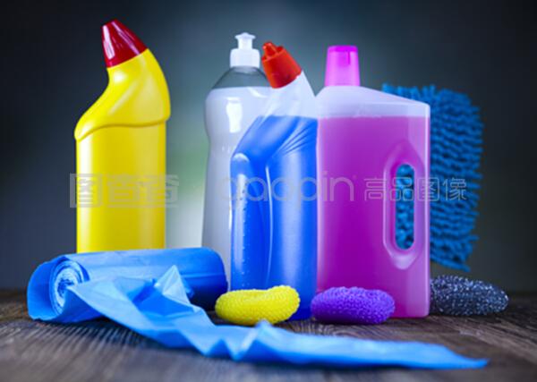 清洁用品与家用电器 多彩家居工作的得力助手